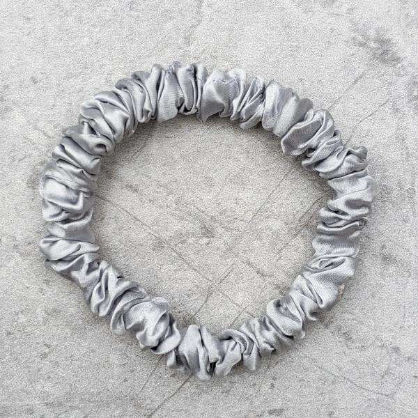 THE SILKKI SLIM SILK SCRUNCHIE