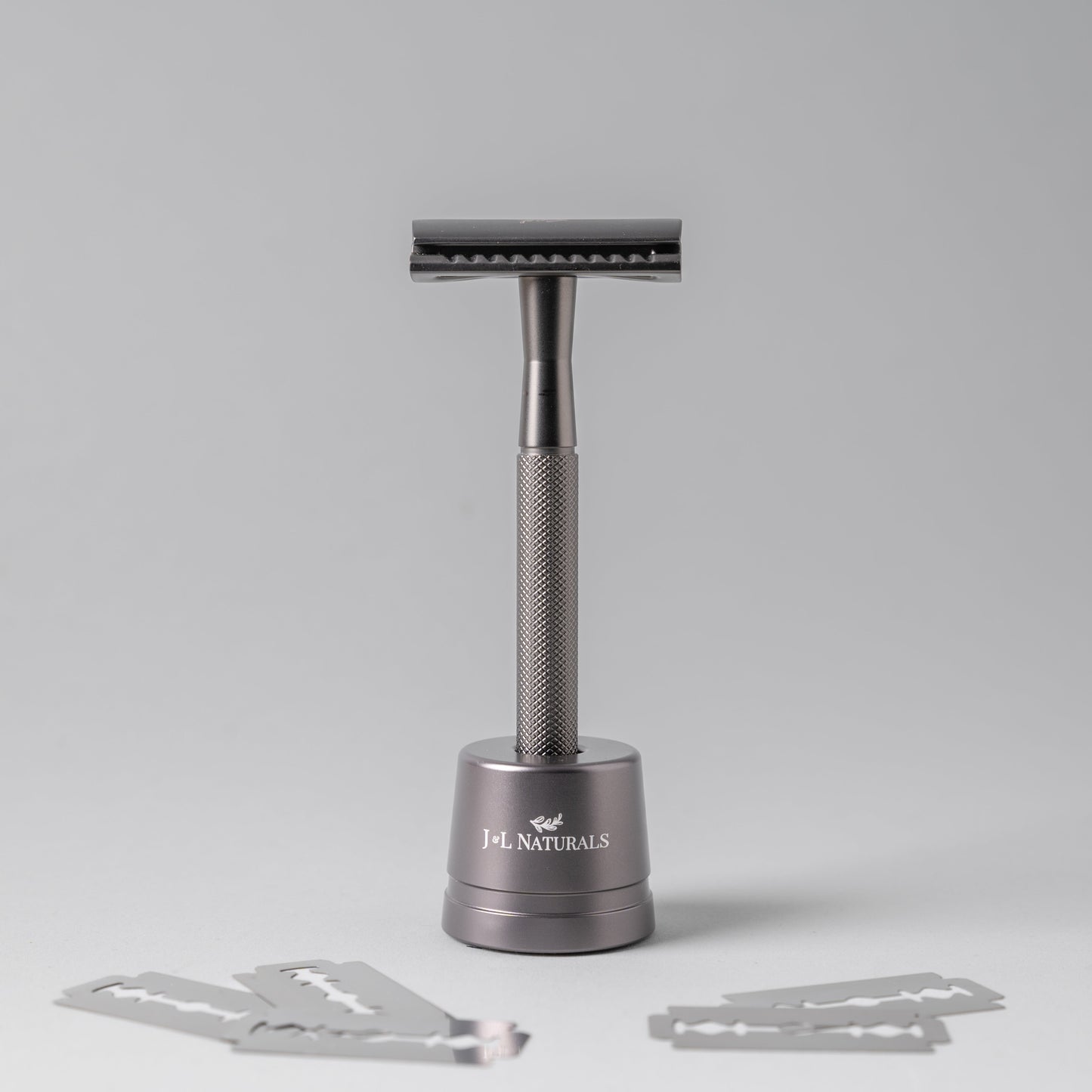 THE REUSABLE RAZOR SET