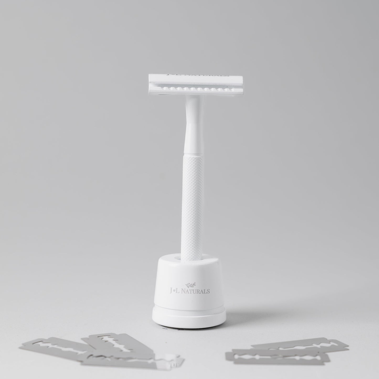 THE REUSABLE RAZOR SET