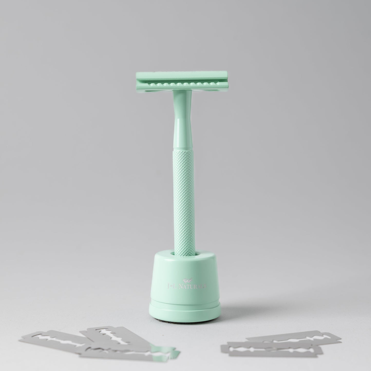 THE REUSABLE RAZOR SET