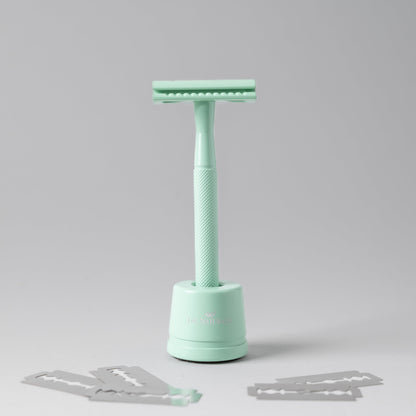 THE REUSABLE RAZOR SET